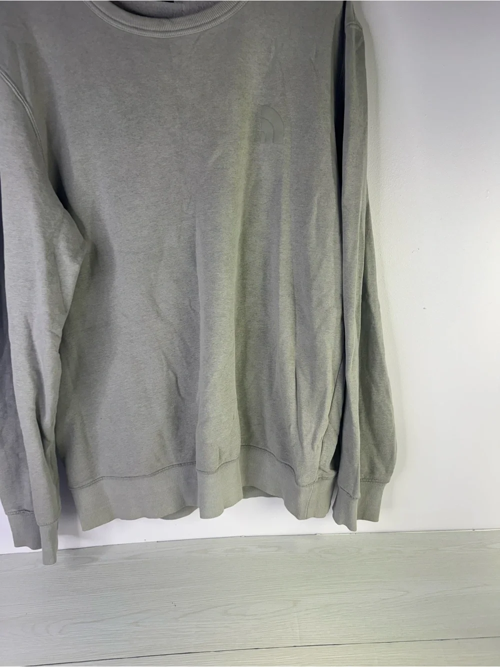 The North Face Men's Crewneck Sweatshirt in grey size large